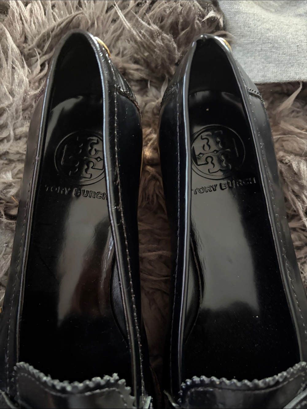 Tory Burch Black Patent Leather Penny Loafers with Logo Insole - 5.5 - Picture 2 of 4